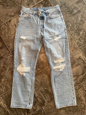 LEVI’S 501 Premium Women’s 90s Distressed Straight Leg Light Wash Urban Jeans